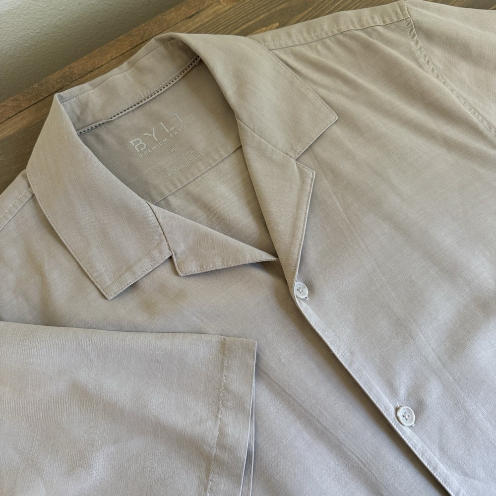 Bylt Premium Basics Men's XL Tan Beige Short Sleeve Button Up Shirt Collar Top